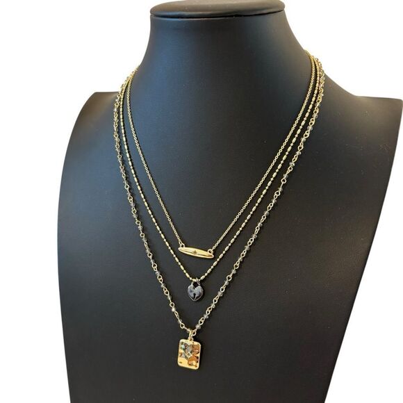 Heart Lock Charm Layer Necklace. - Picture 3 of 5